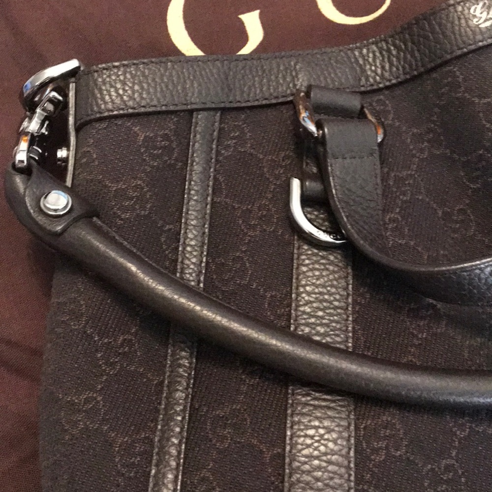 Authentic Gucci Purse - Picture 13 of 14